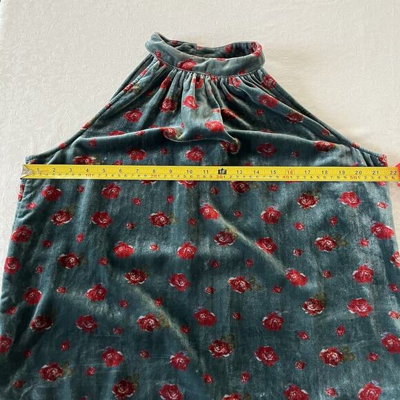 Loft Floral Velvet Shirred Halter Top Women's Medium Green Red Roses - Picture 7 of 10